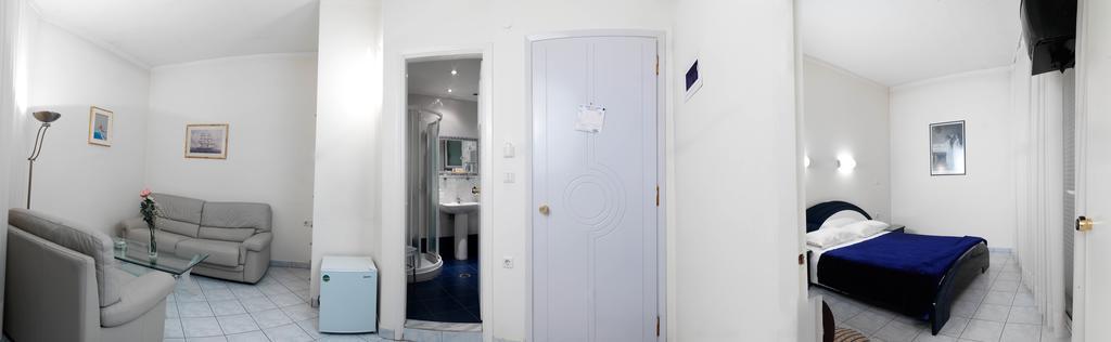 Alex Hotel Tripoli Eksteriør billede